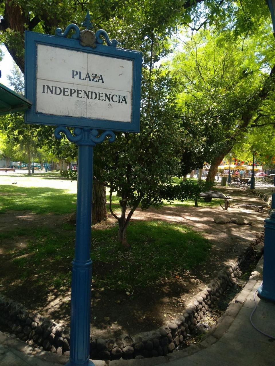 Апартаменты Plaza Independencia Мендоса Экстерьер фото